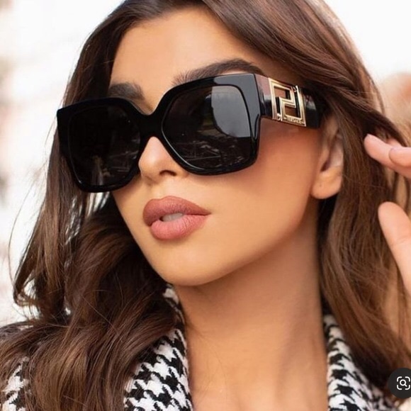 Versace: Greca Logo Oversized Gold Sunglasses - Picture 9 of 14